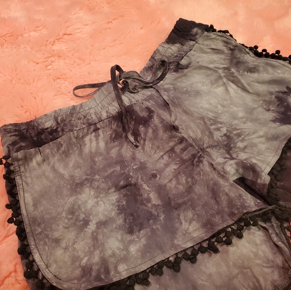 Zumiez tie-dye pom shorts - Picture 6 of 14